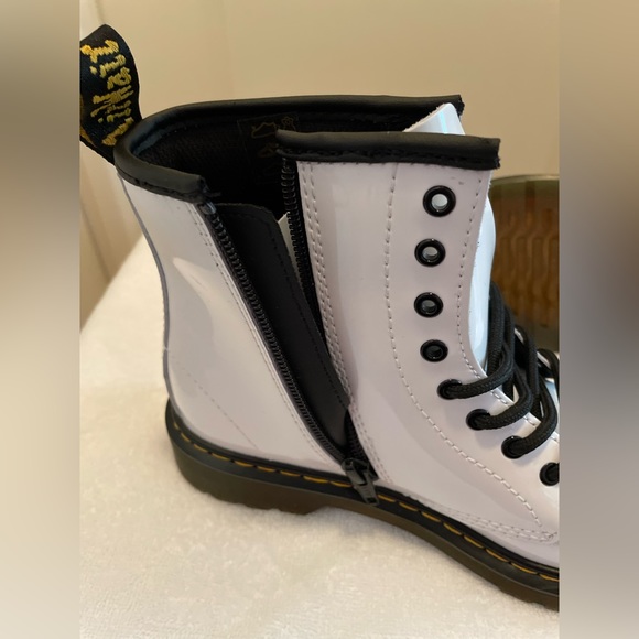 Doc Marten Kids Boots- Size 5 (Junior Girls); Size 4 (Boys) - Picture 6 of 10